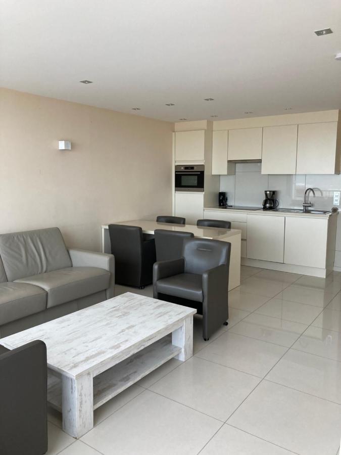 Apartmán Modern With Sleeping Area Offering Stunning Frontal Sea View T38 *